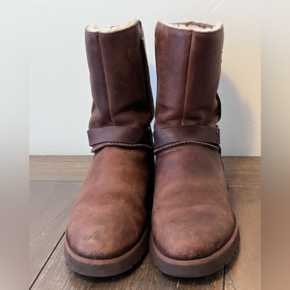 UGG Maddox Brown Leather Boots Womens size 9 - Picture 2 of 10